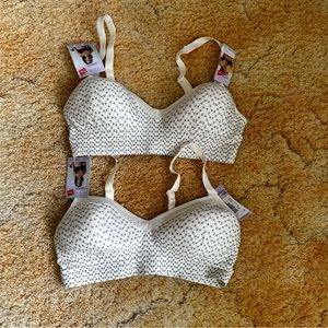 2 NWT Hanes Smooth Comfort Bras